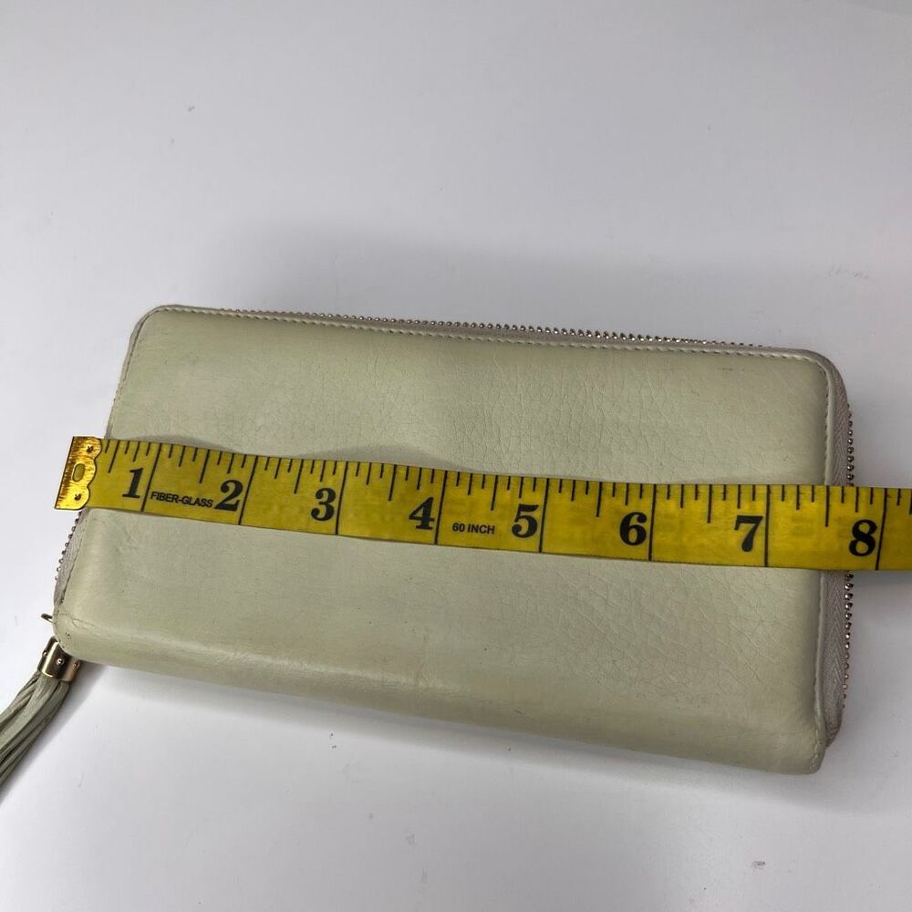 Gucci Soho leather zip-around wallet featuring an embossed Interlocking G logo a - Picture 6 of 6